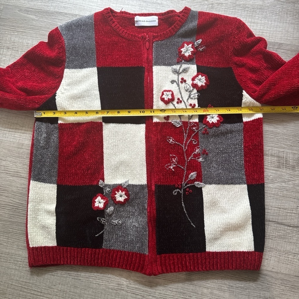 Alfred Dunner Red and Gray Floral Knit Cardigan - Picture 7 of 9